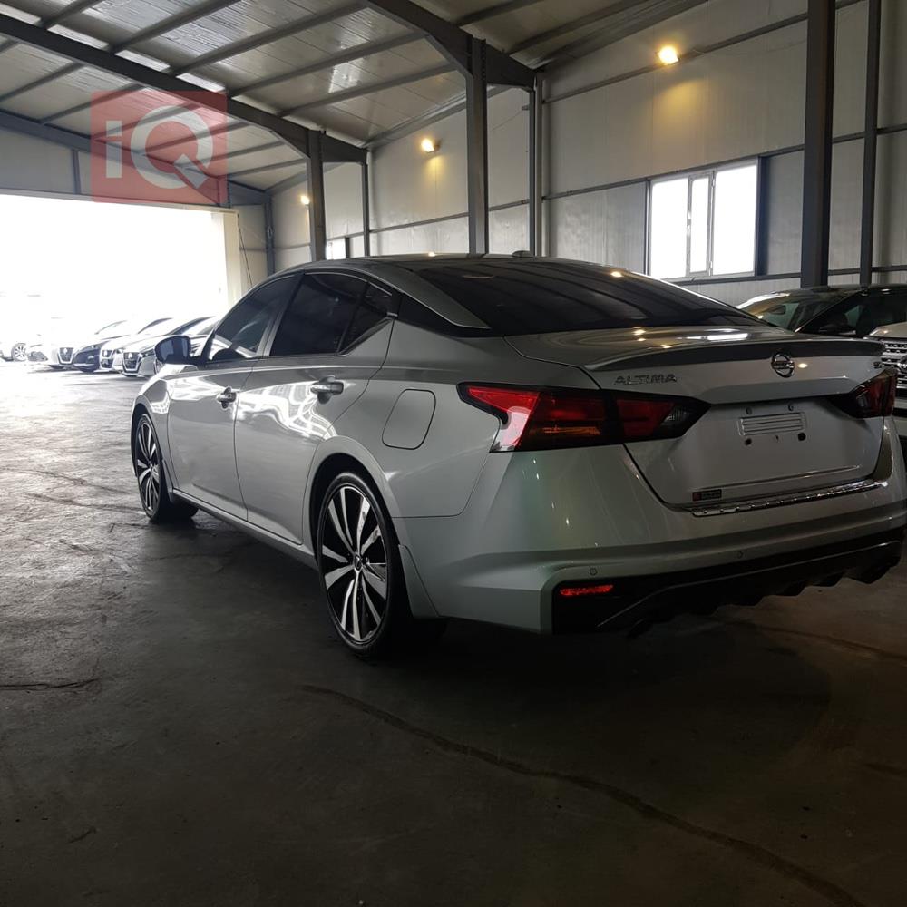 نیسان ئەلتیما